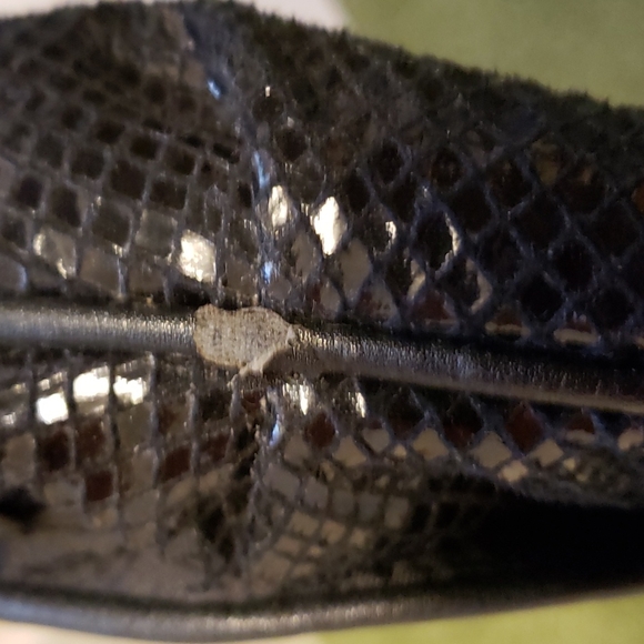 Bebe ruffle and faux leather snakeskin crossbody - Picture 6 of 7